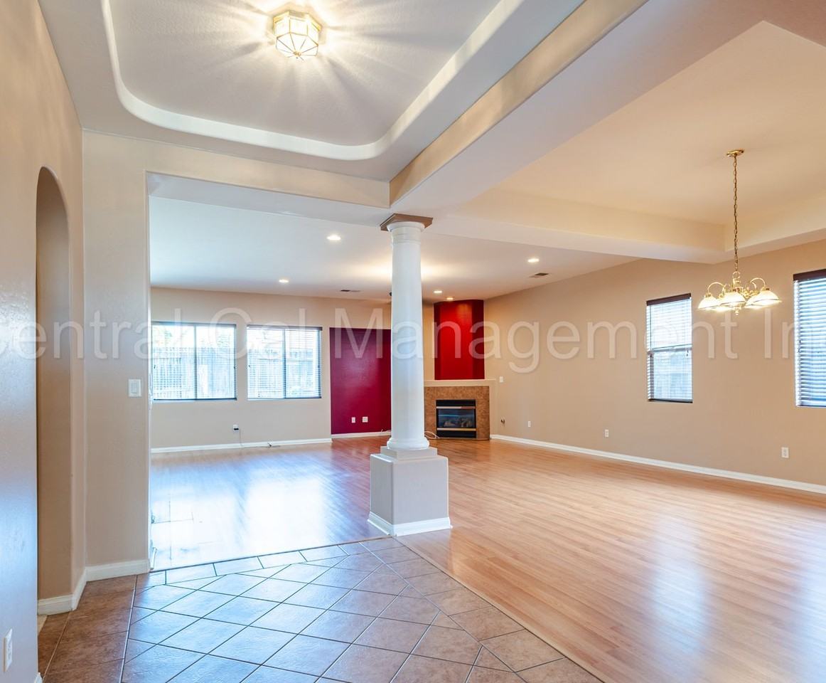 10713 Alexander Falls Ave - Photo 3 of 28