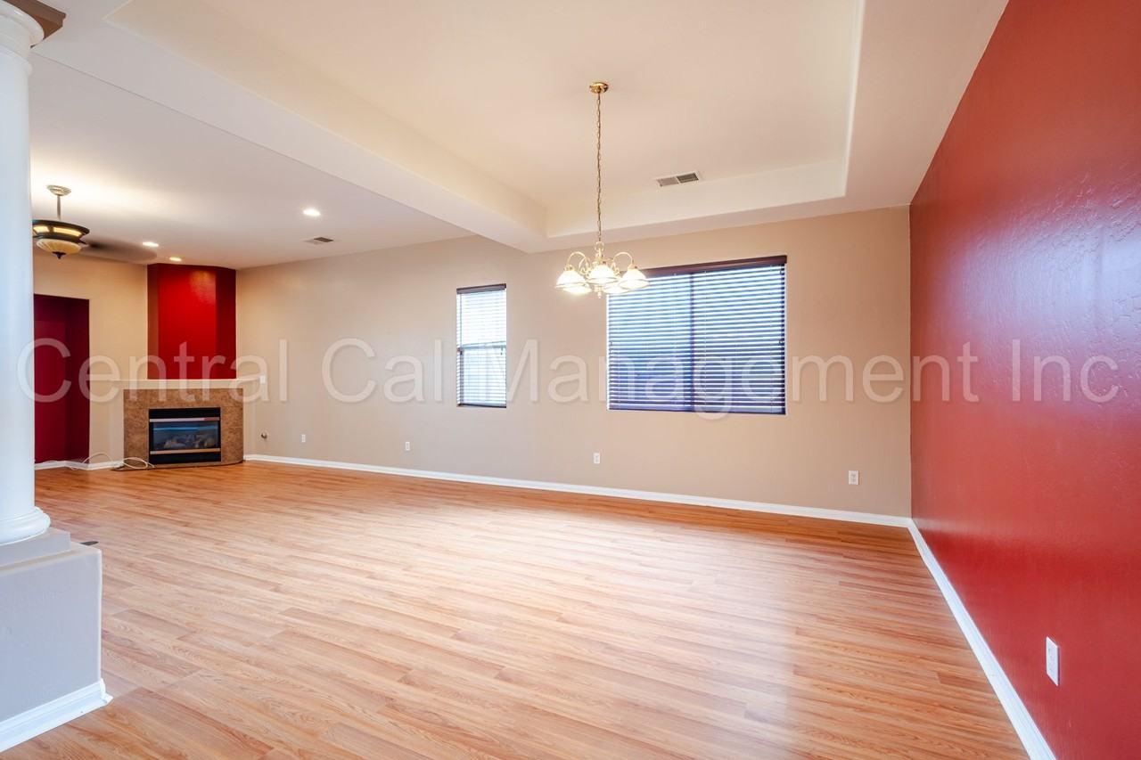 10713 Alexander Falls Ave - Photo 4 of 28