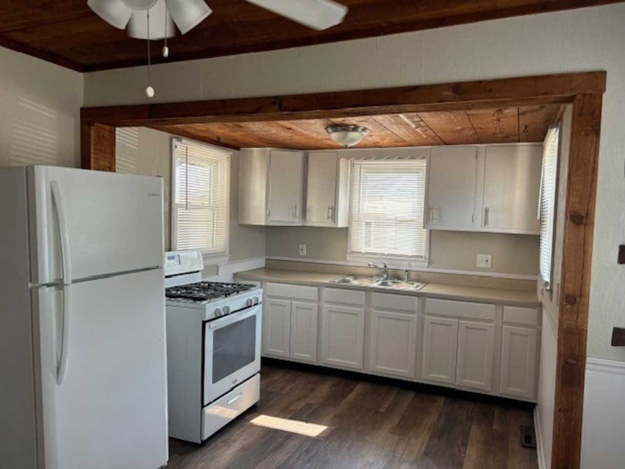 787 Sheffield Rd - Photo 3 of 10
