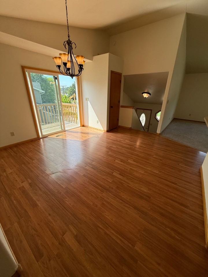 1826 Red Dale Dr - Photo 2 of 24
