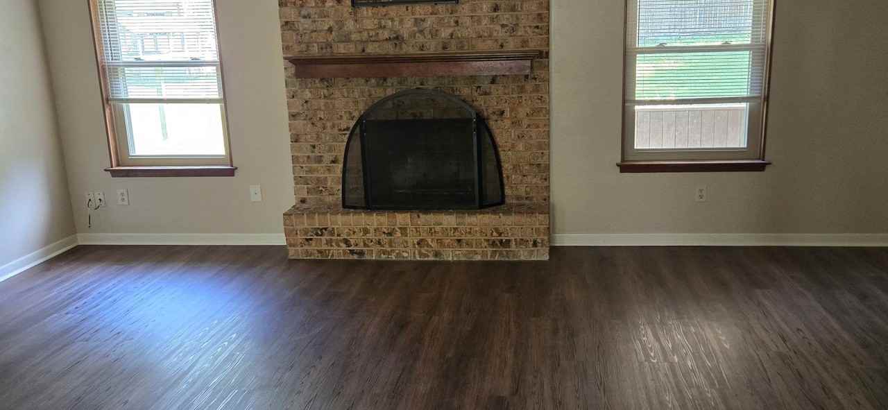 1109 Shine Ln - Photo 6 of 21