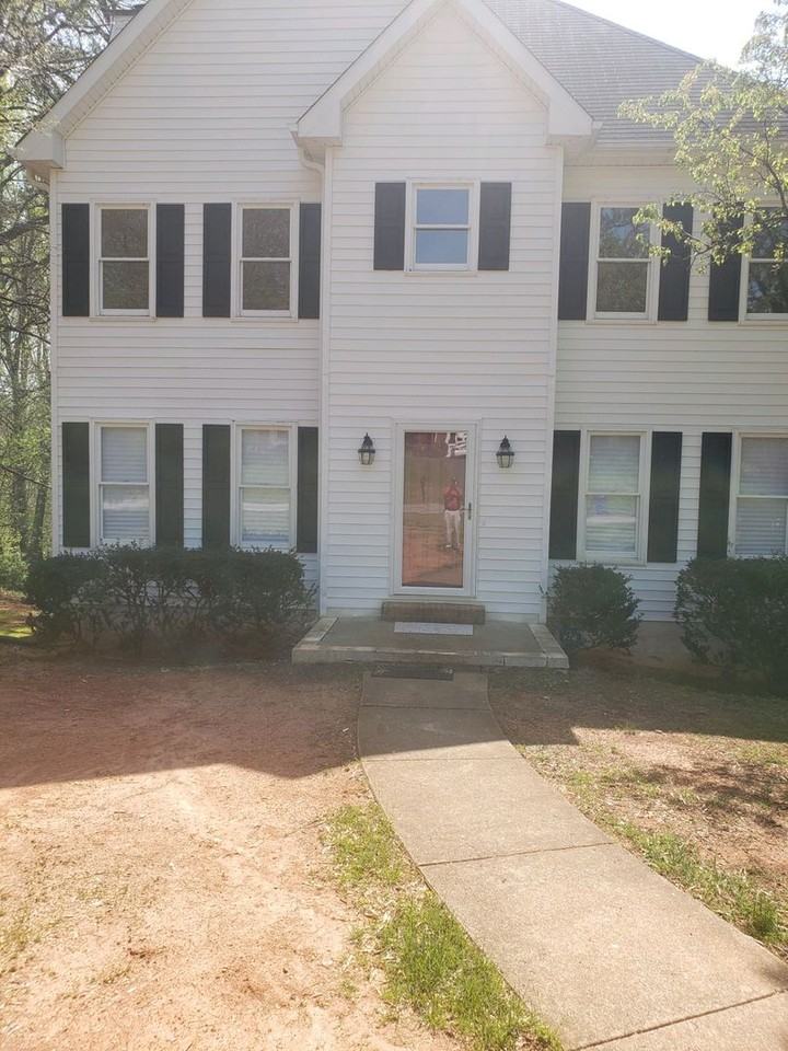 4815 Leinbach Dr - Photo 2 of 12