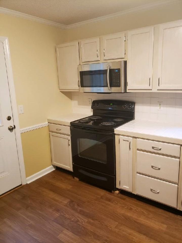 4815 Leinbach Dr - Photo 5 of 12