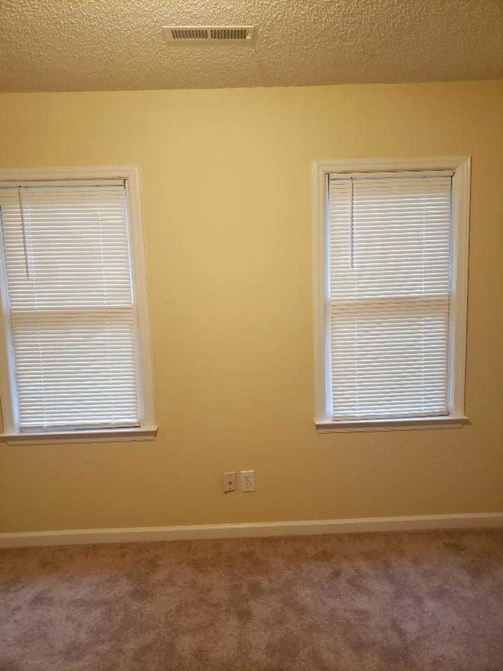 4815 Leinbach Dr - Photo 6 of 12