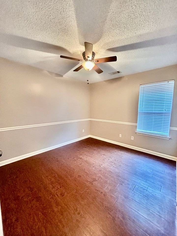 10188 Eveninghill Dr - Photo 3 of 15