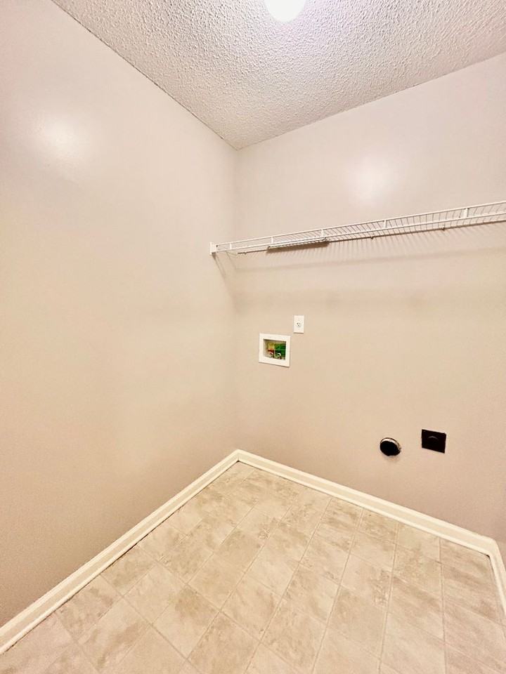 10188 Eveninghill Dr - Photo 7 of 15