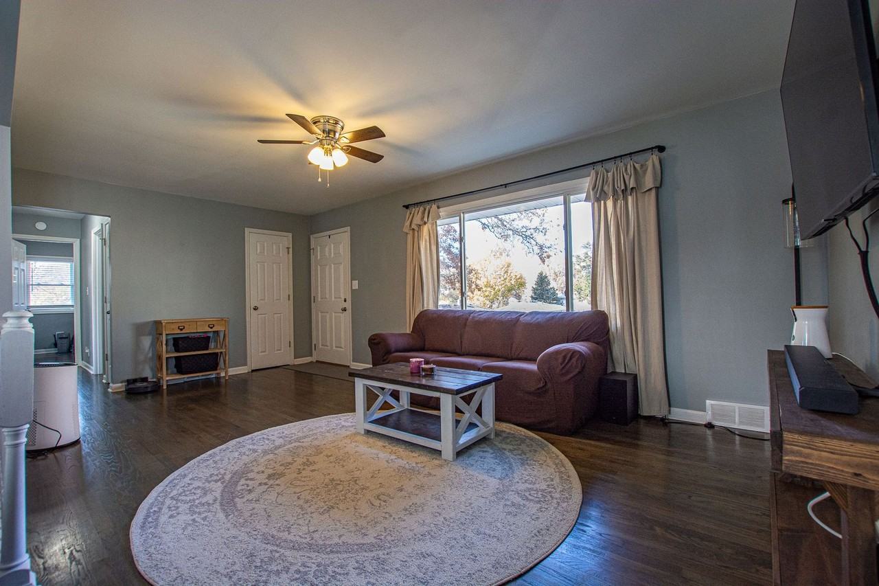 7529 Vinton St - Photo 2 of 16