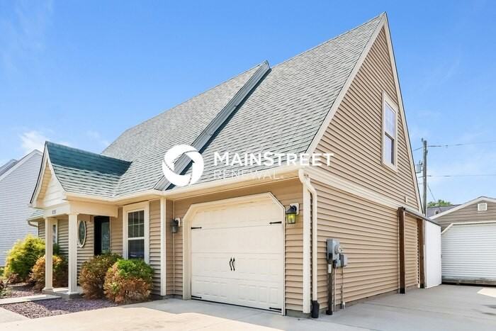 8205 Rachel Ln - Photo 3 of 16