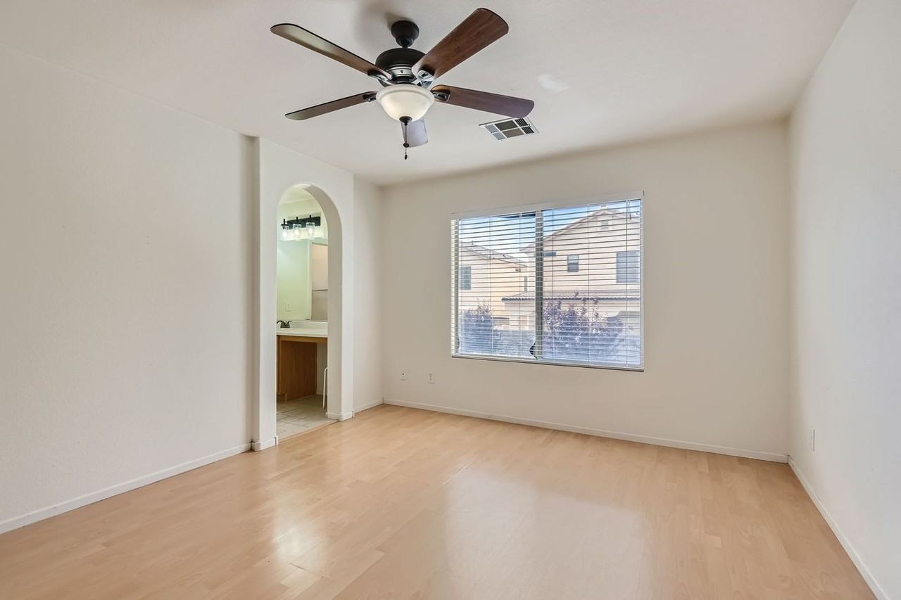 9577 Brooks Lake Ave - Photo 6 of 11