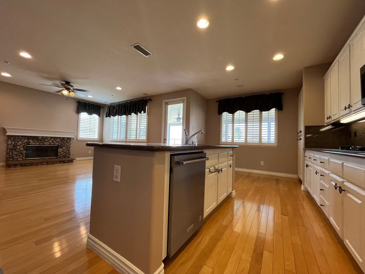 1431 Red Bird Ct - Photo 6 of 24