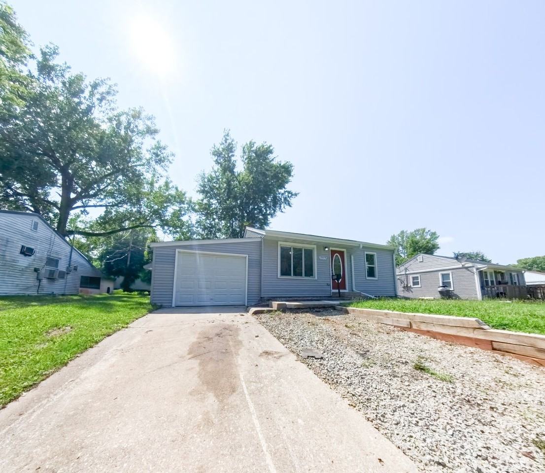 509 E 27th St S - Photo 2 of 21