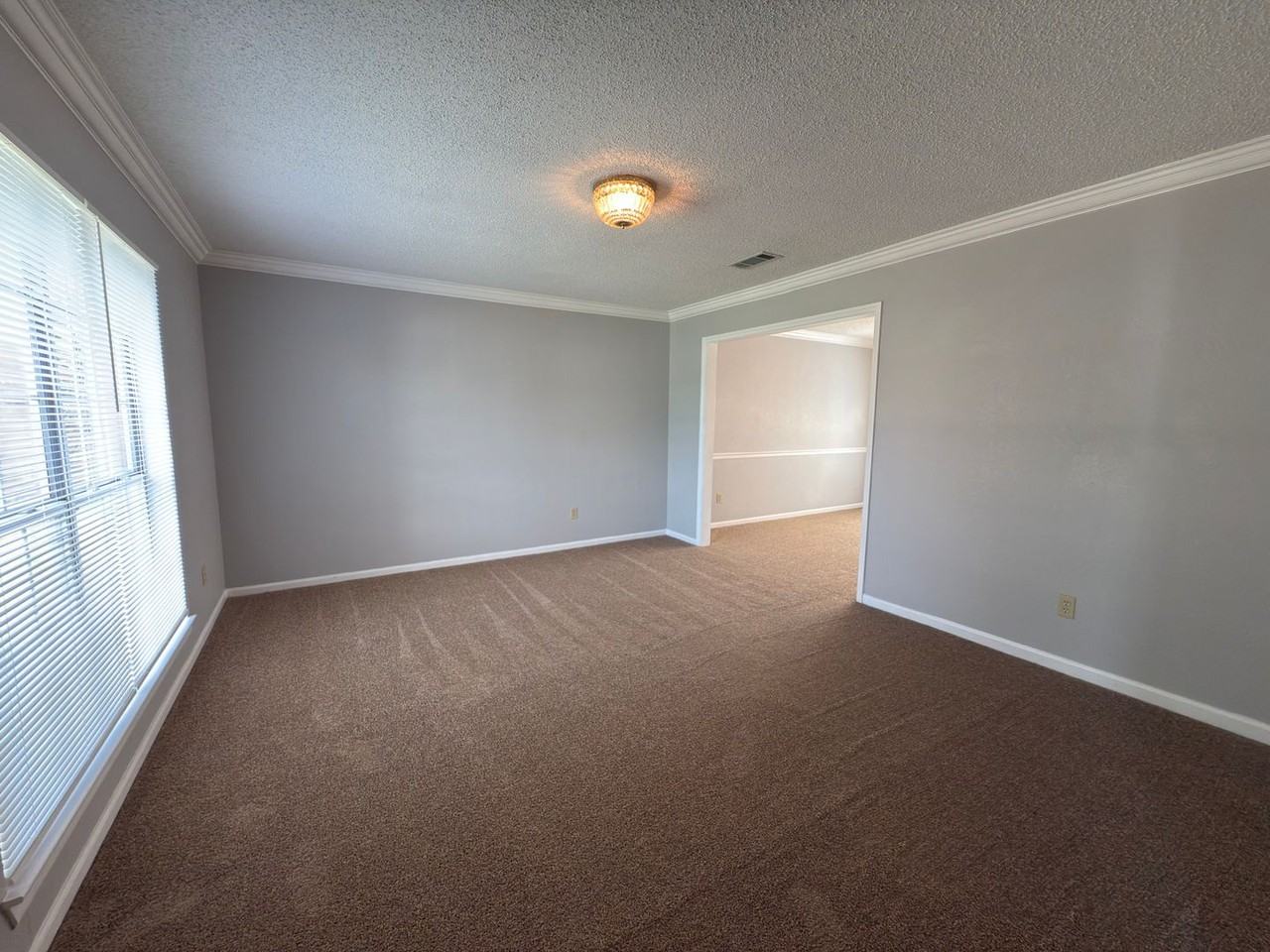 616 Berkley Dr - Photo 3 of 37