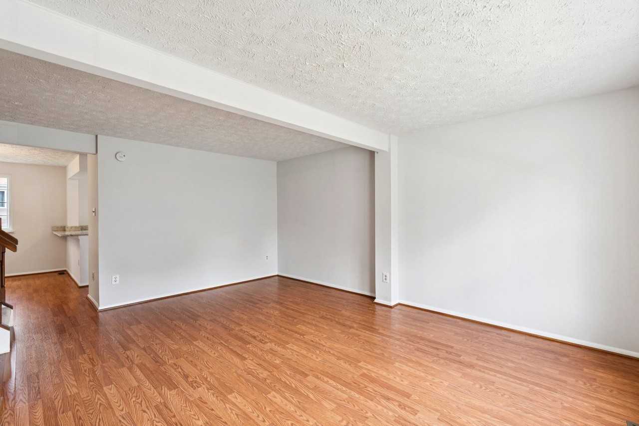 7994 Tyson Oaks Cir - Photo 6 of 41
