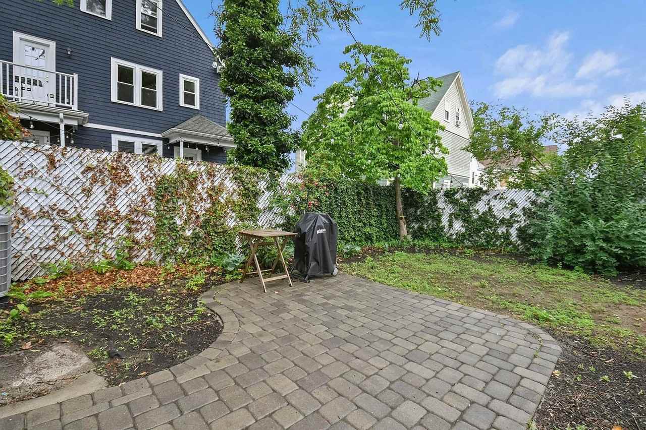 8 Greenleaf Avenue - Photo 2 of 26