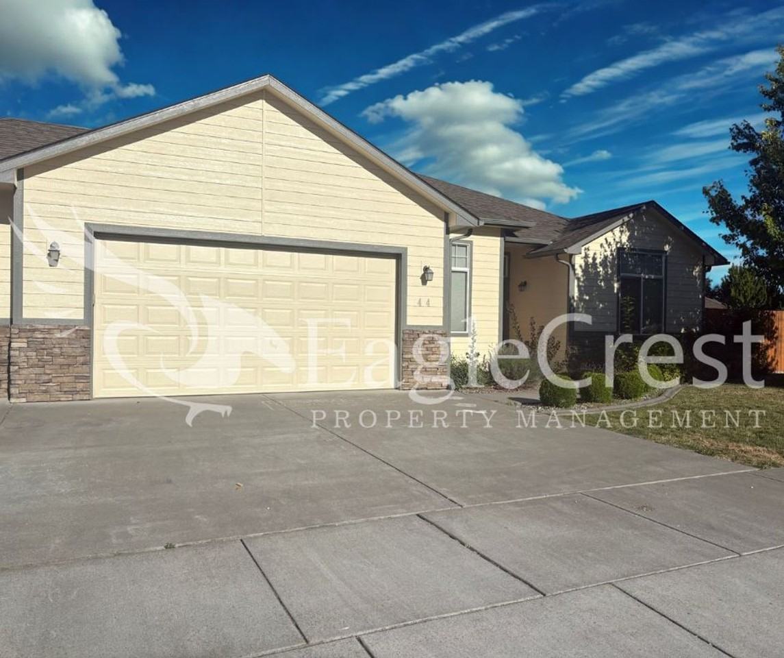 44 Chapelwood Ave - Photo 2 of 50