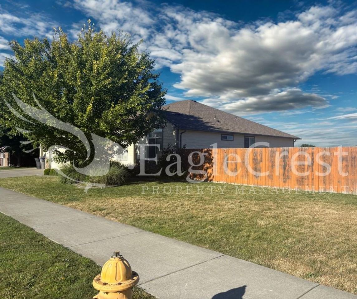 44 Chapelwood Ave - Photo 4 of 50