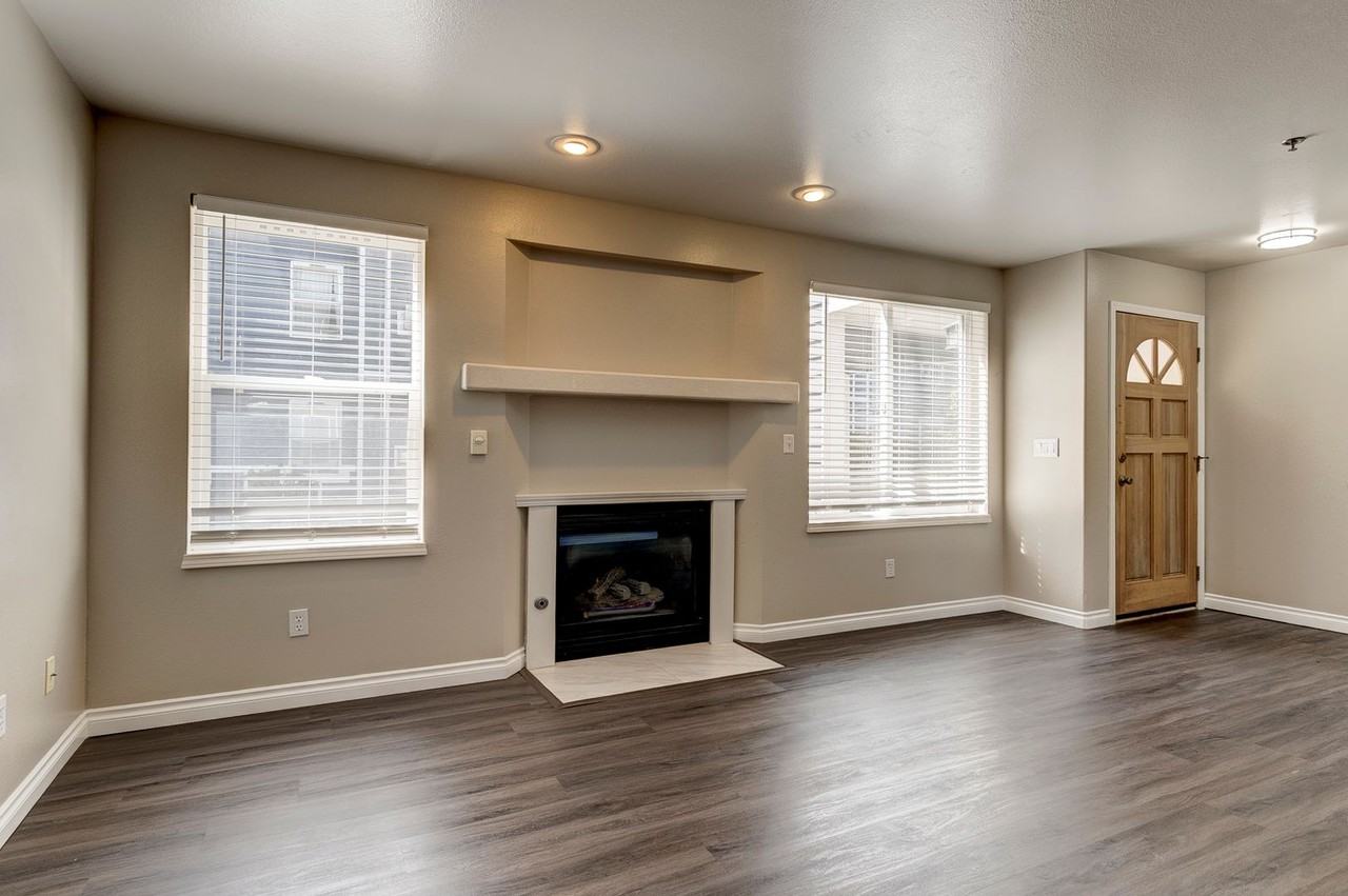 300 N Oak Harbor St Apt A102 - Photo 4 of 22