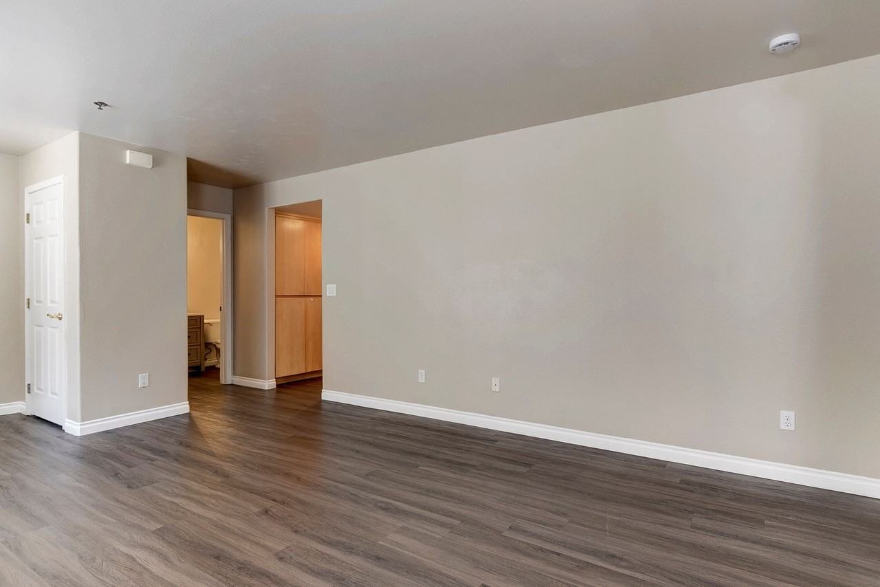 300 N Oak Harbor St Apt A102 - Photo 6 of 22