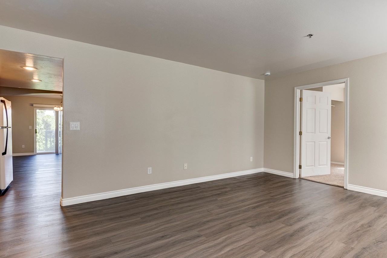 300 N Oak Harbor St Apt A102 - Photo 7 of 22