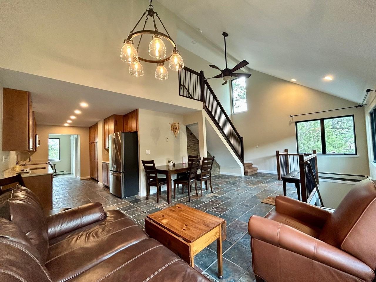 96 Navajo Ct - Photo 4 of 44