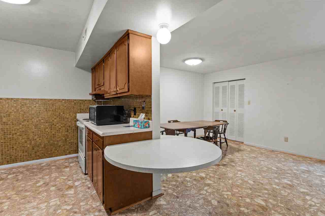 5613 Banbury Ct - Photo 4 of 22
