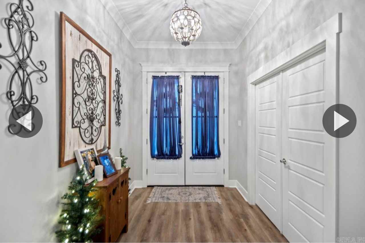 9749 Cliffside Dr - Photo 3 of 33