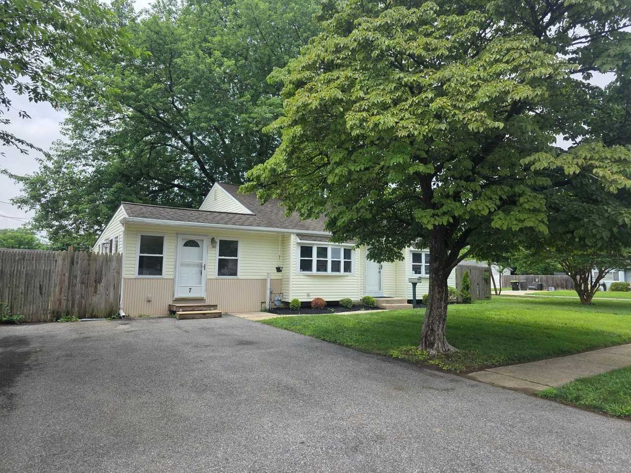 7 Todd Ln - Photo 4 of 28