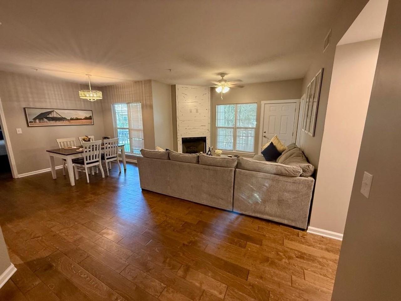 700 Daniel Ellis Dr - Photo 7 of 38