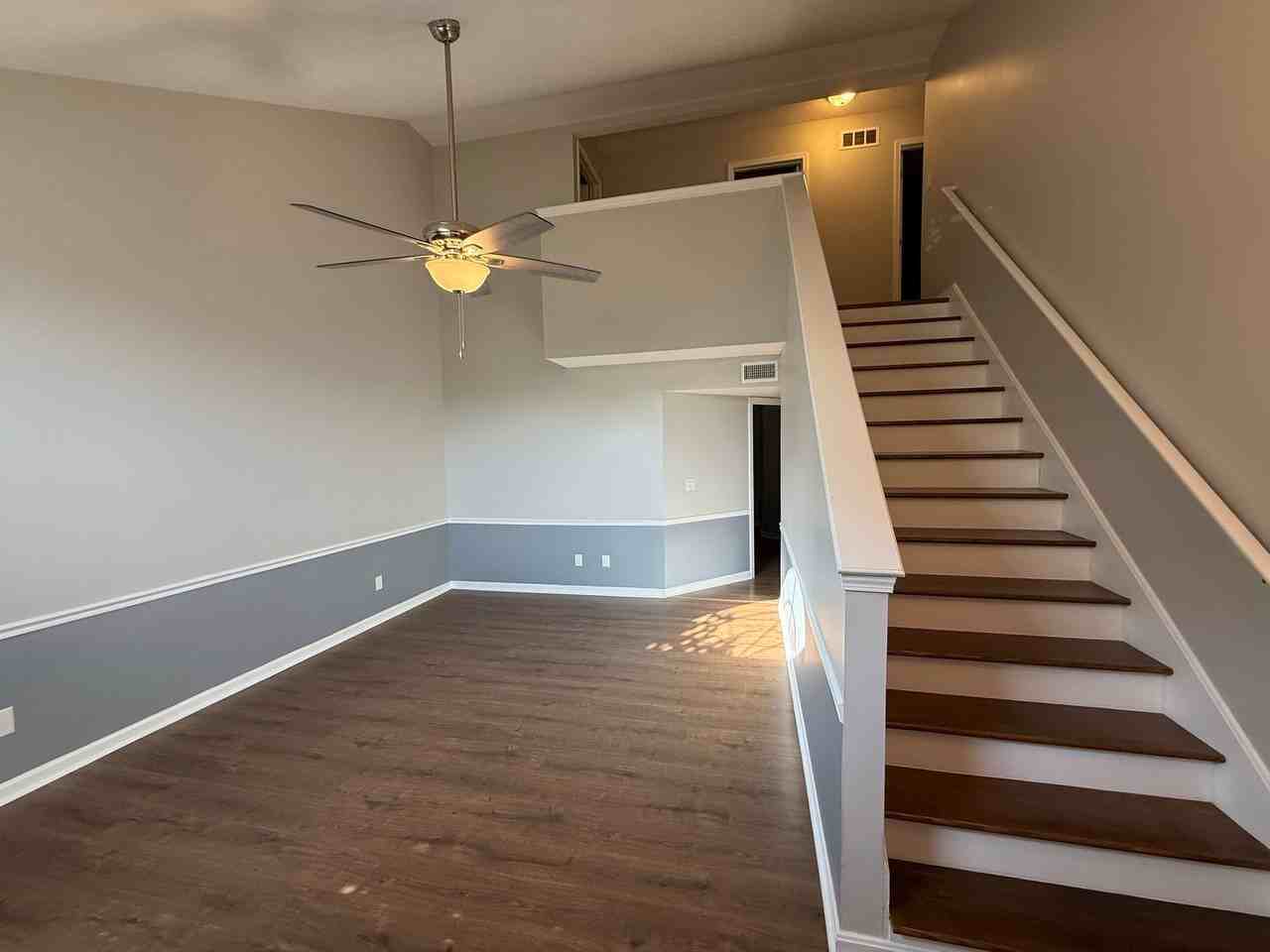 10412 Pinoak View Dr - Photo 2 of 14
