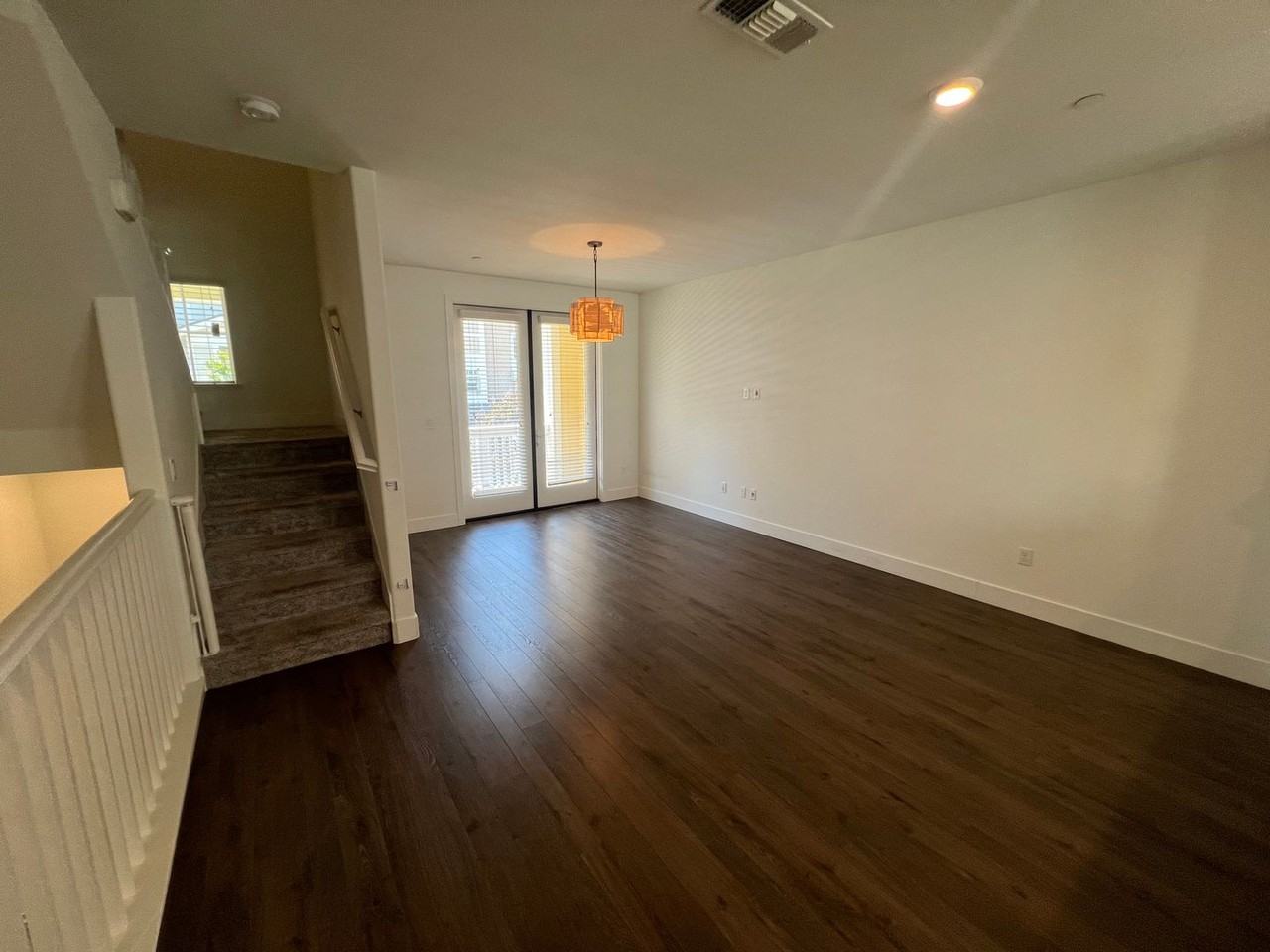 225 Orbit Way - Photo 3 of 15