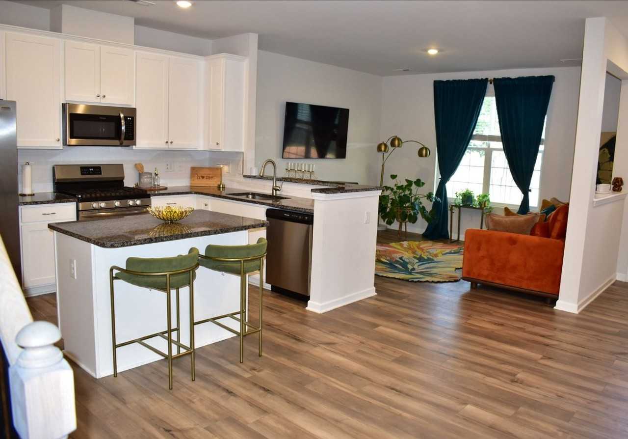 216 Wakelon Dr - Photo 3 of 18