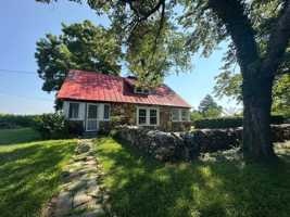 featured image of 1281 Otter Hill Rd
