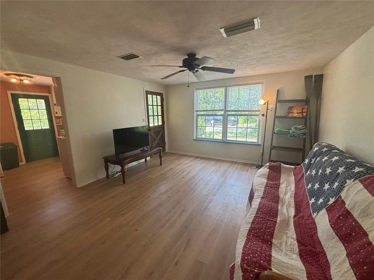 1250 Kenard St - Photo 3 of 17