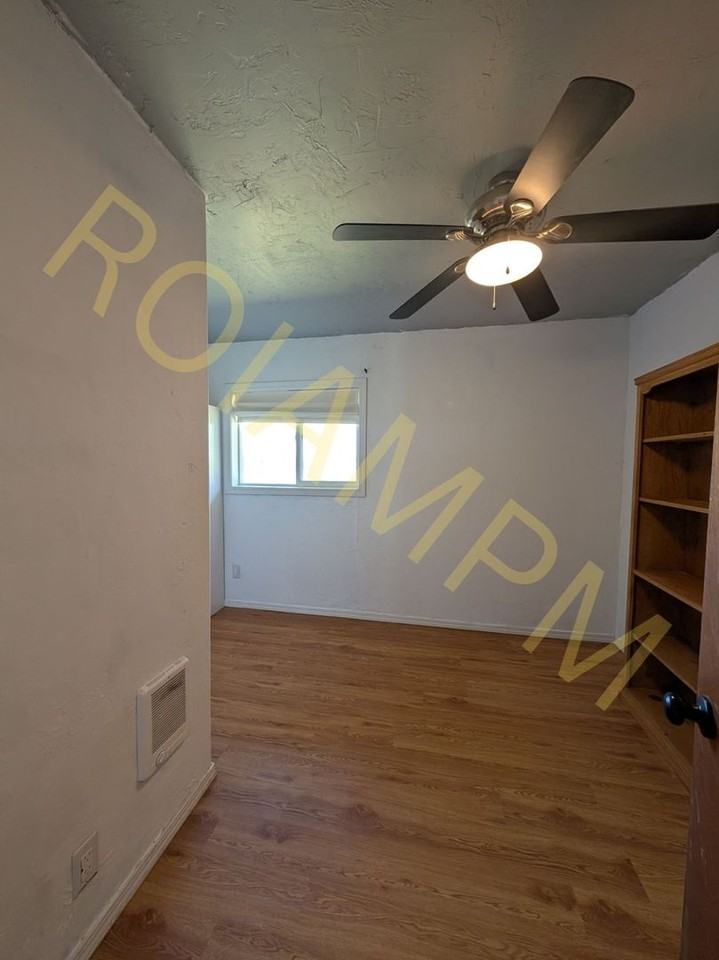 424 N Main St - Photo 7 of 12