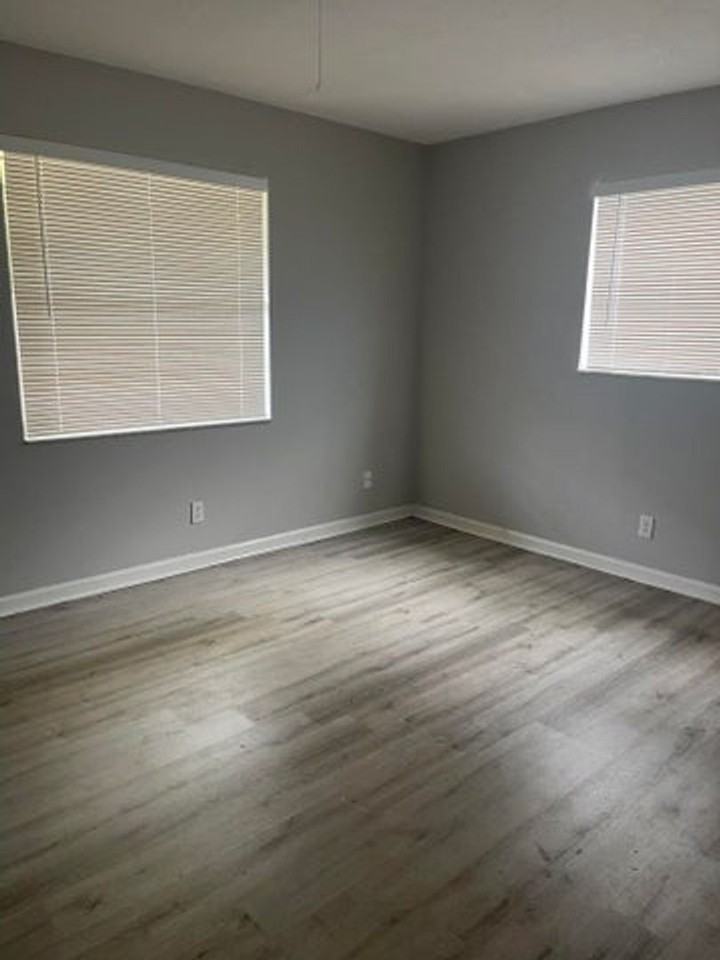 4425 Steven Rd - Photo 2 of 10