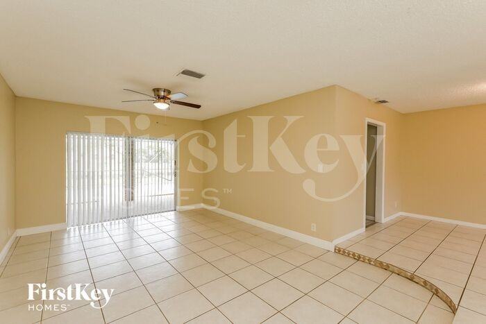 1261 Nw 75th Ter - Photo 2 of 15