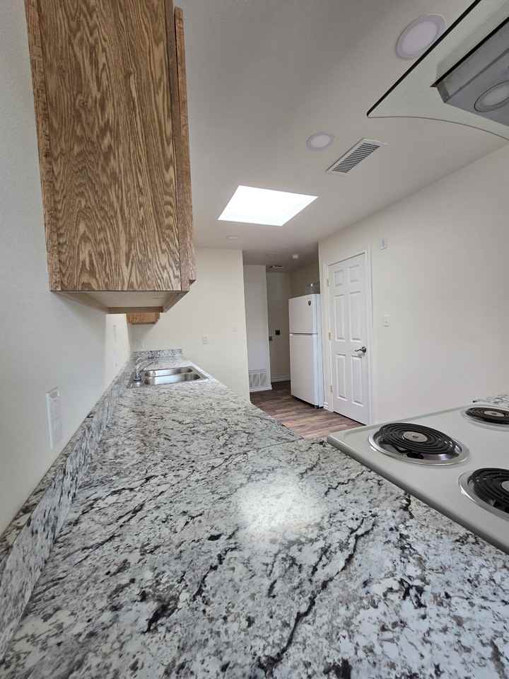 314 South Birch Avenue #B2 - Photo 3 of 11