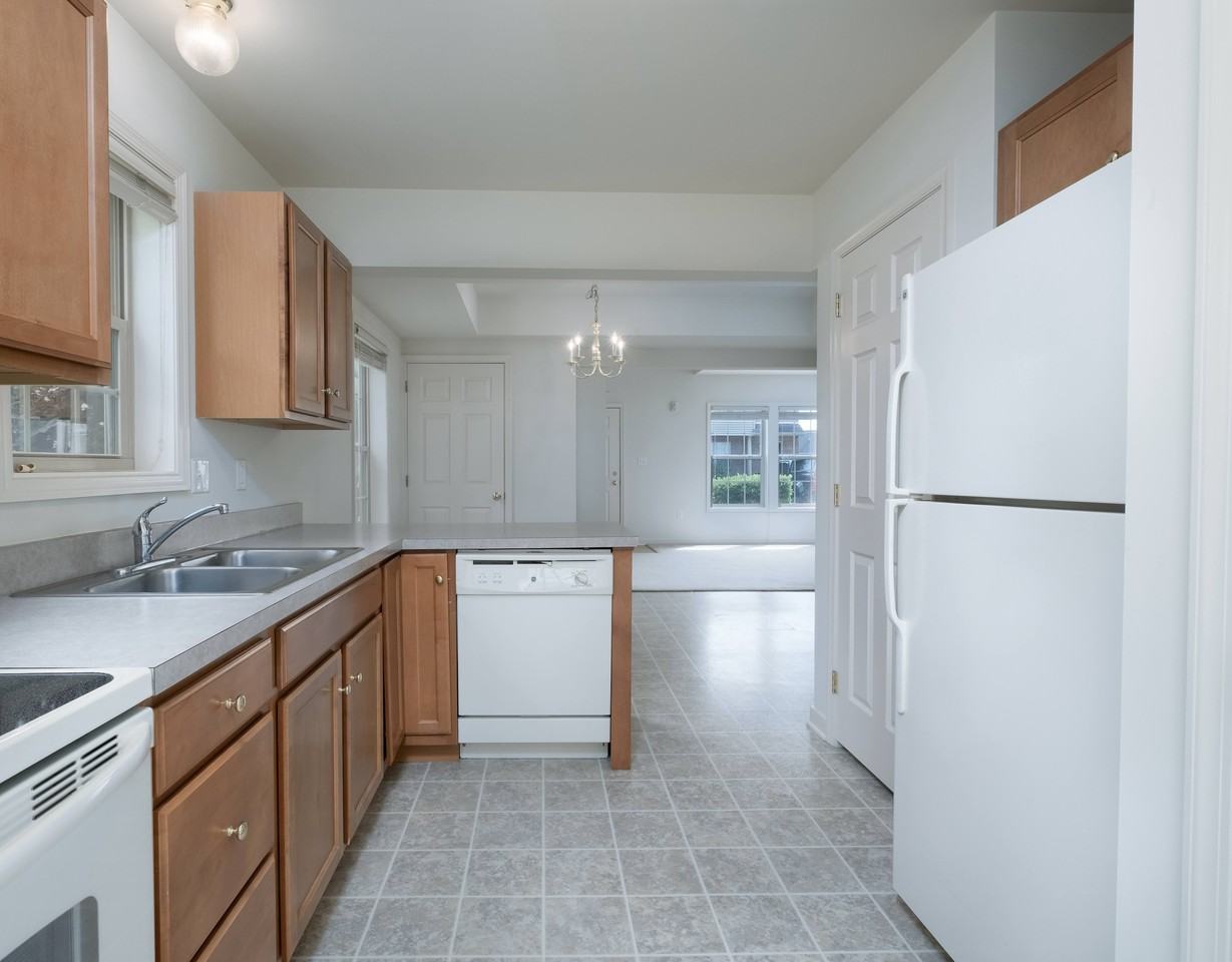 218 Daltrey Ct - Photo 4 of 16