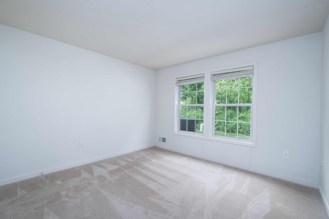 218 Daltrey Ct - Photo 7 of 16