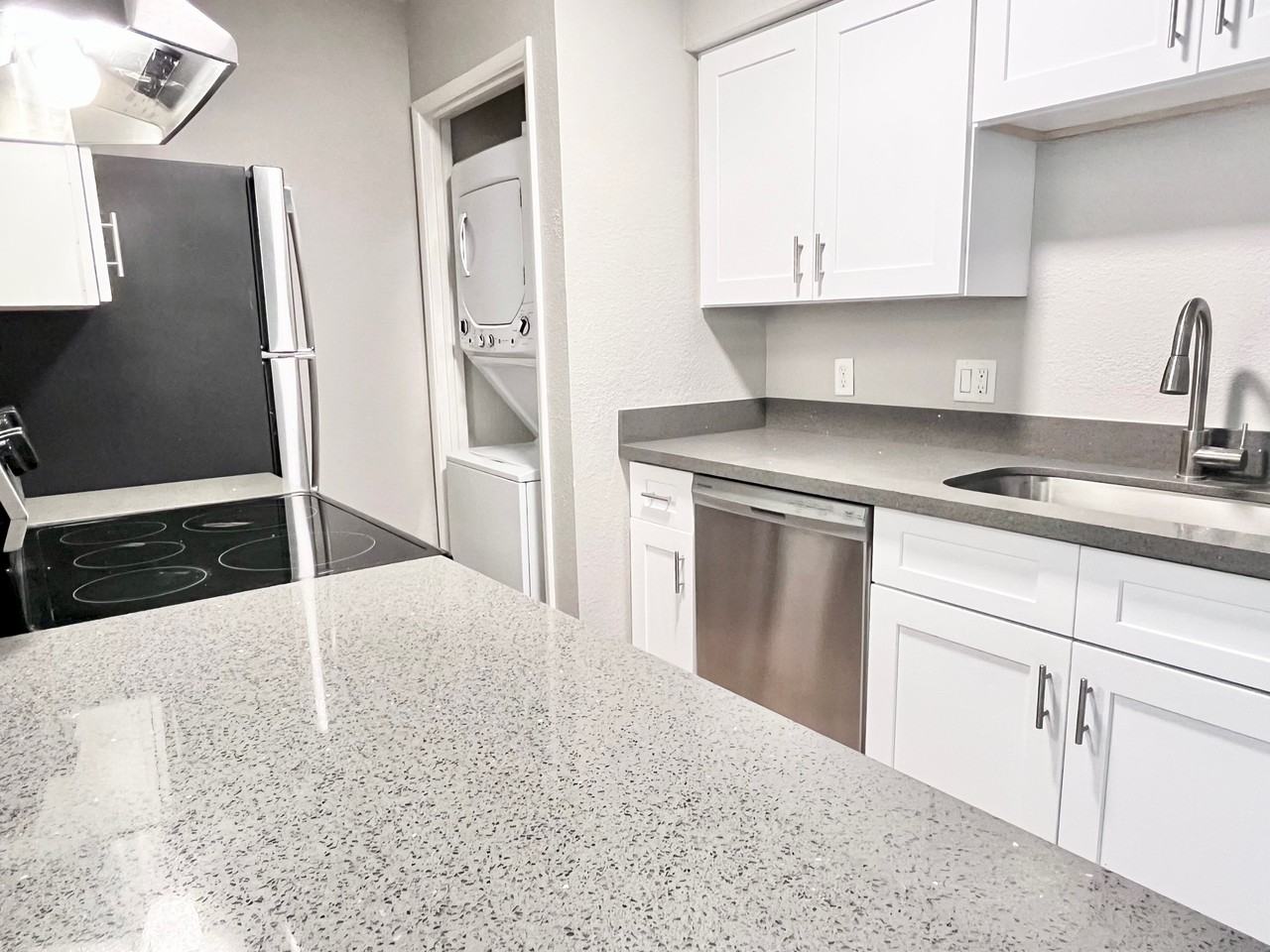 4308 N Longview Ave #102 - Photo 7 of 28
