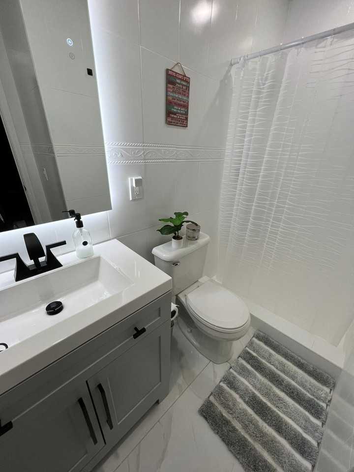 1000 Ne 179th St #NA - Photo 2 of 12