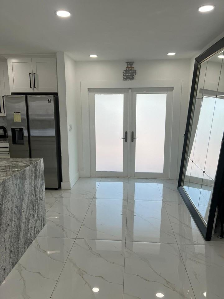 1000 Ne 179th St #NA - Photo 5 of 12