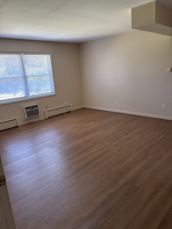 1199 W Grand Ave - Photo 3 of 7