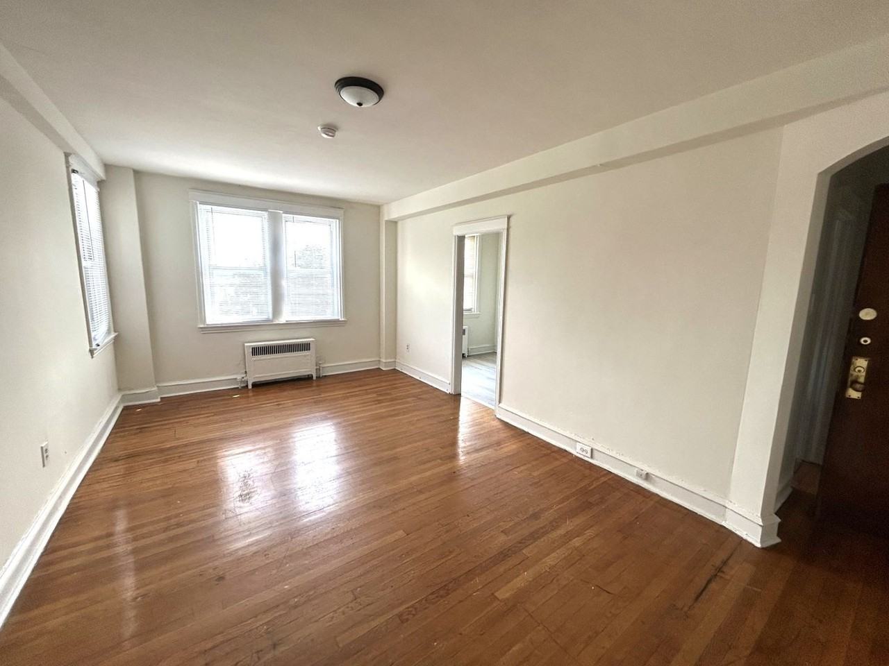 Parkwood Manor Apartments - Photo 6 of 24