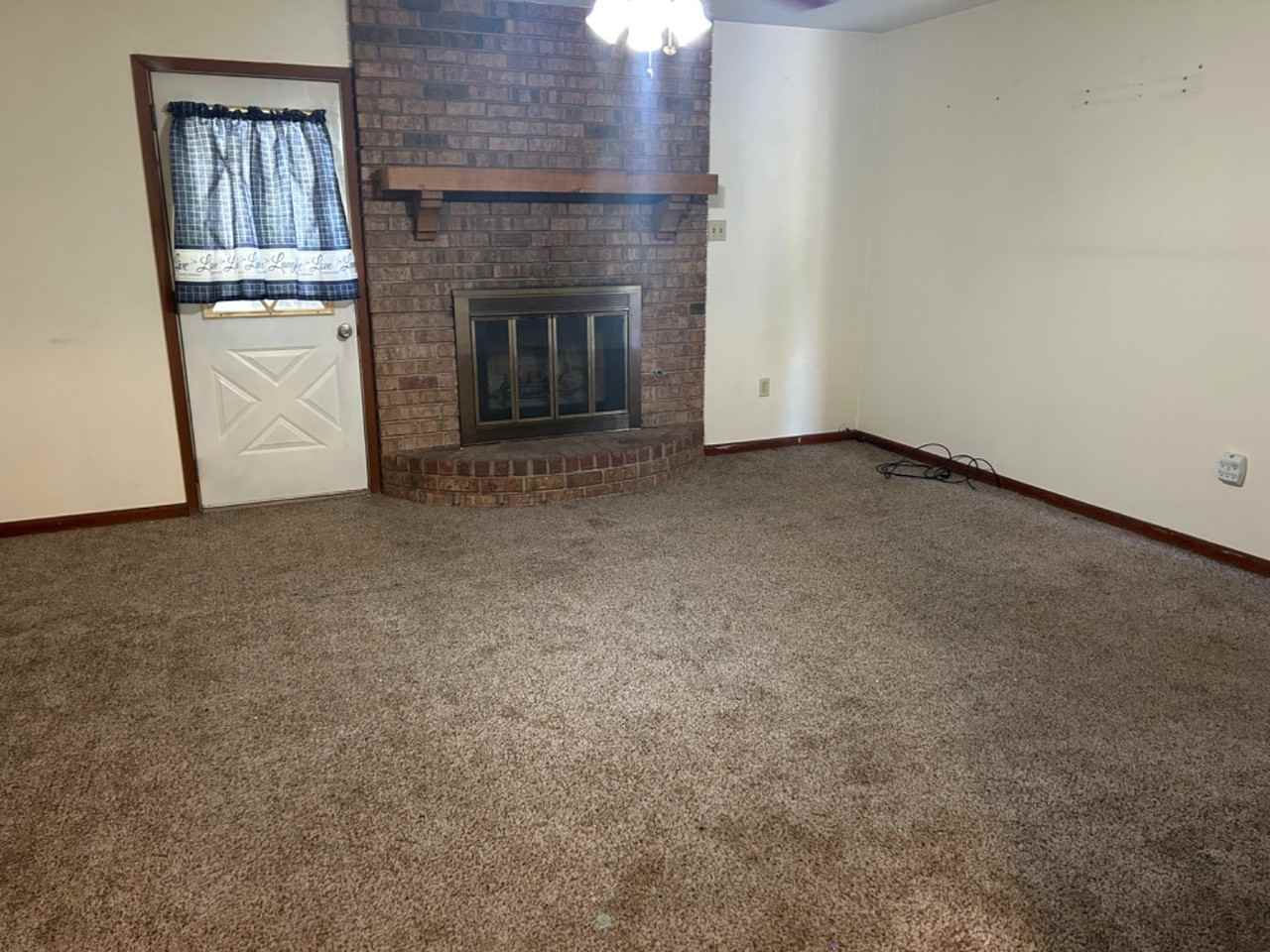 4501 Donnie Ave - Photo 5 of 16