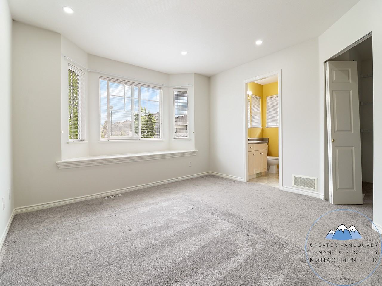 Rent house in Surrey Canada