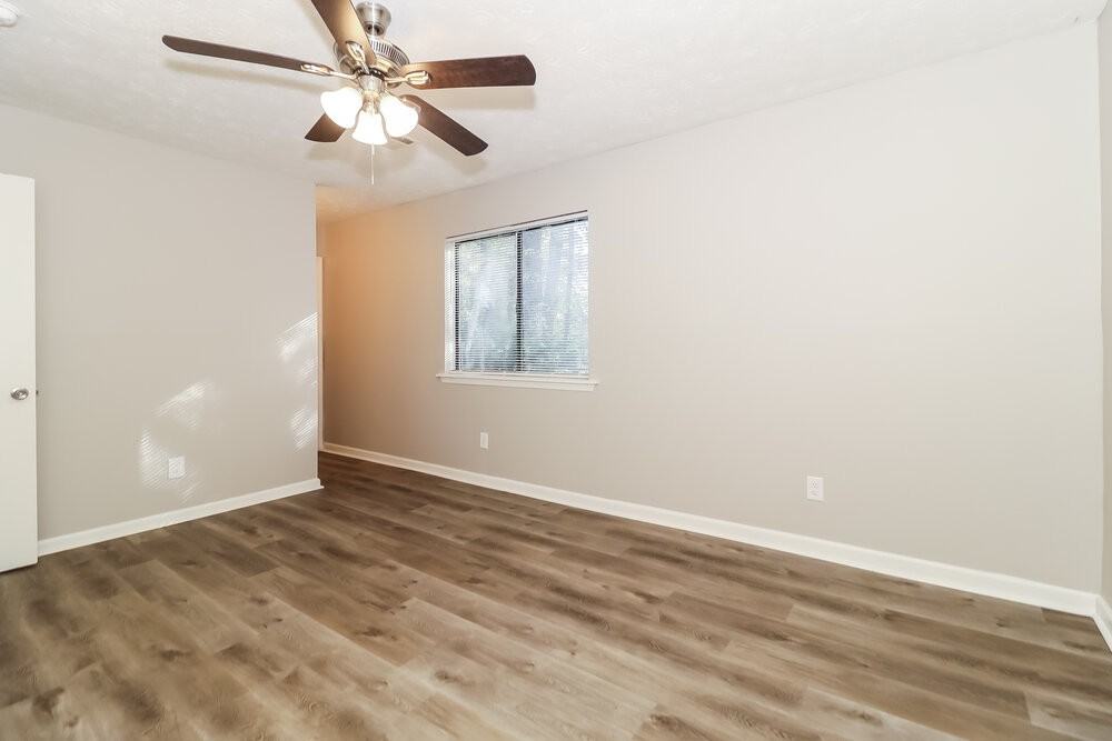 5427 Covent Way - Photo 3 of 16