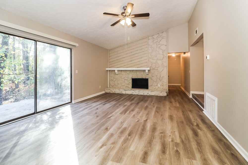 5427 Covent Way - Photo 6 of 16