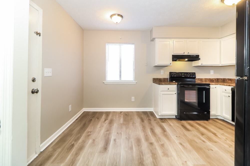 5427 Covent Way - Photo 7 of 16