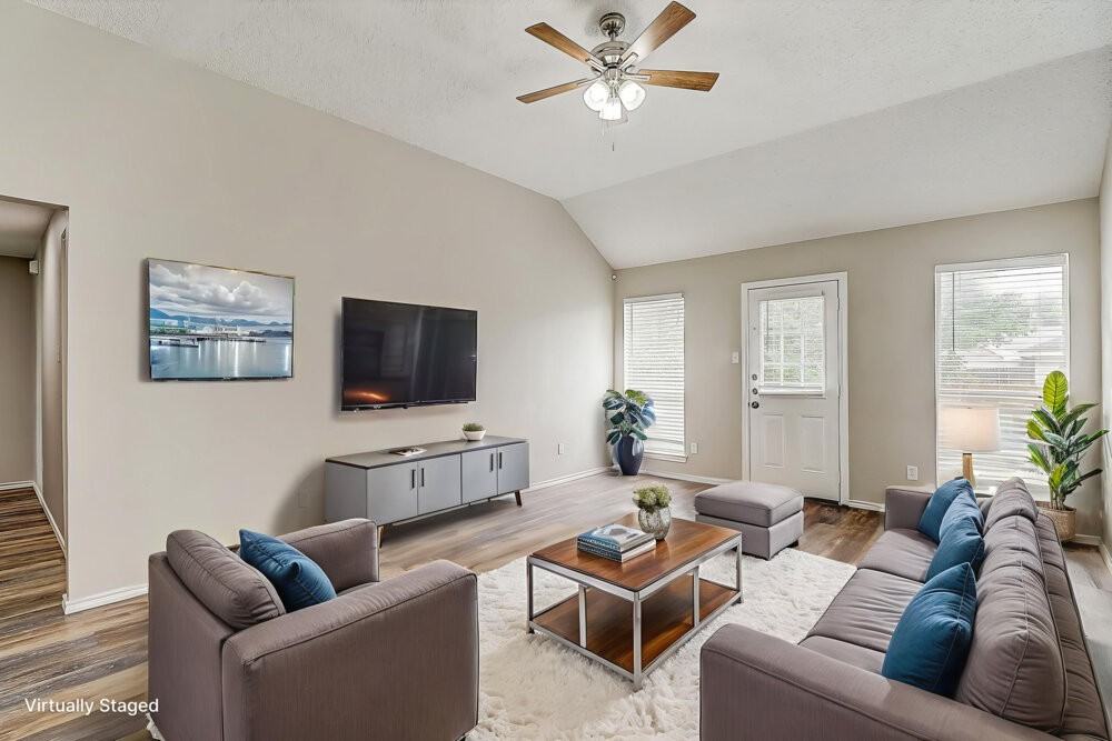 1402 Stiles Ct - Photo 5 of 19